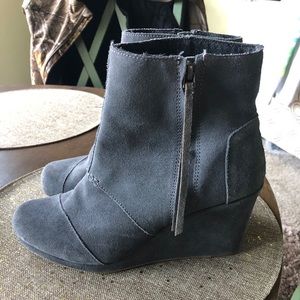 Toms wedge suede booties